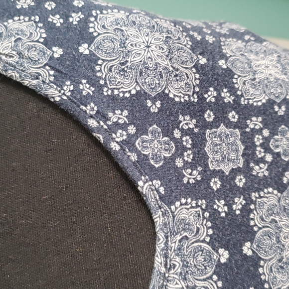 LYSSE tank with built in bra. - Picture 2 of 12